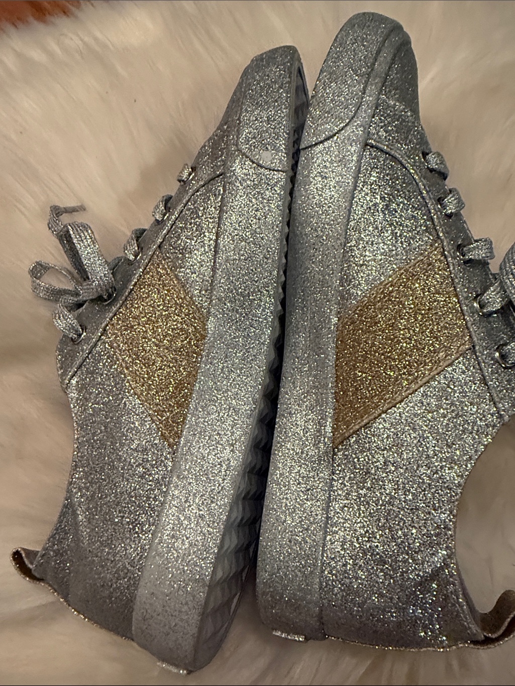 Kendall & Kylie Silver Glitter Sneakers With Gold Accent — image 4 of 7
